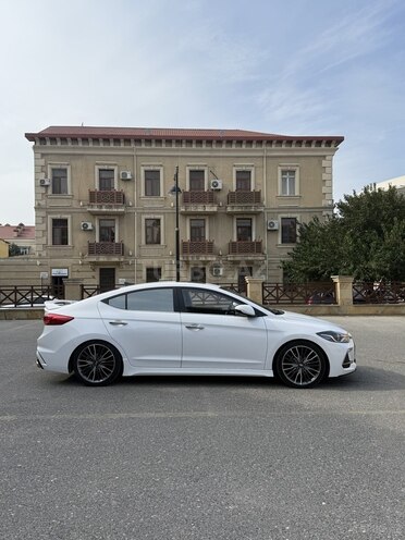Hyundai Elantra 2018, 140,000 km - 1.6 l - Bakı