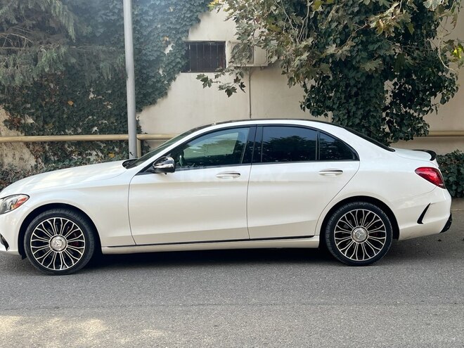 Mercedes C 300 4MATIC 2015, 172,000 km - 2.0 l - Bakı