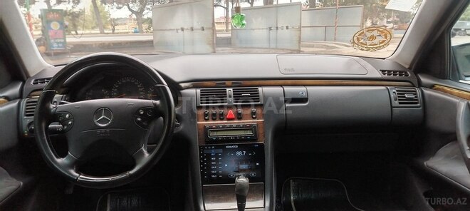 Mercedes E 240 1999, 352,800 km - 2.4 l - Bakı