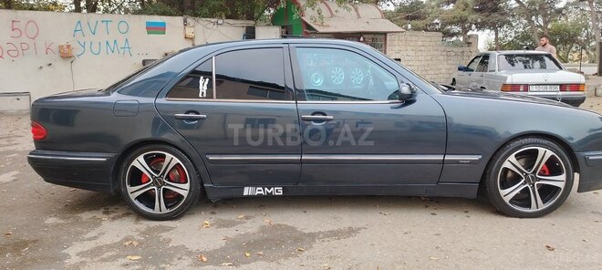 Mercedes E 240 1999, 352,800 km - 2.4 l - Bakı