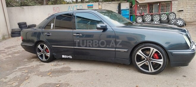 Mercedes E 240 1999, 352,800 km - 2.4 l - Bakı