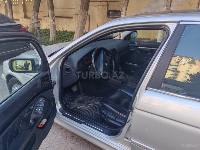 BMW 525 2001, 300,000 km - 2.5 l - Bakı
