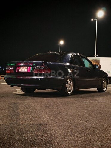 Mercedes E 320 2000, 391,000 km - 3.2 l - Bakı