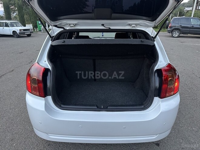Toyota Corolla 2005, 390,000 km - 1.4 l - Masallı
