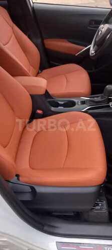 Toyota Corolla Cross-8