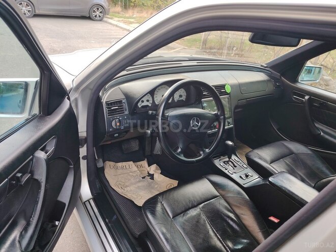 Mercedes C 240 2000, 297,000 km - 2.4 л - Bakı
