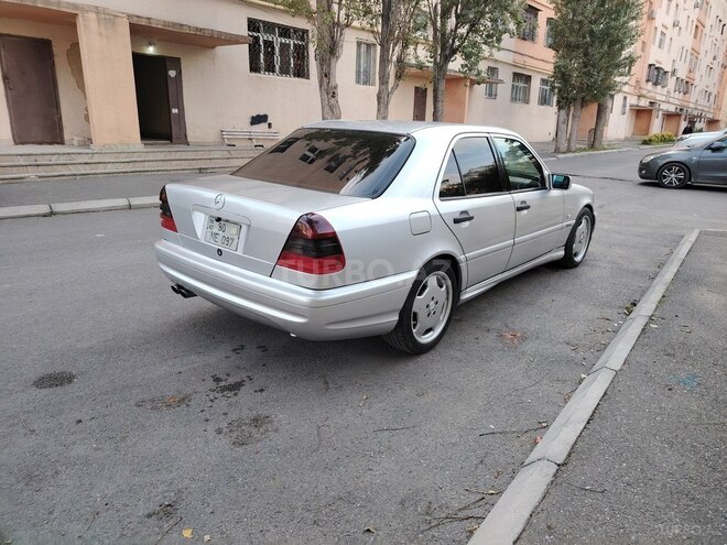 Mercedes C 240 2000, 297,000 km - 2.4 л - Bakı