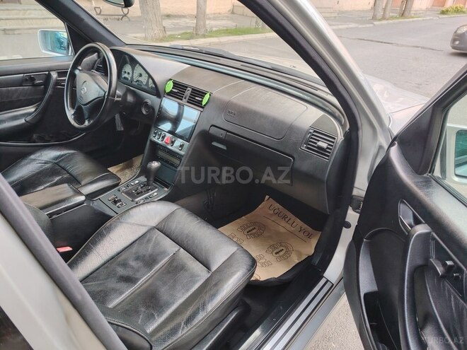 Mercedes C 240 2000, 297,000 km - 2.4 л - Bakı