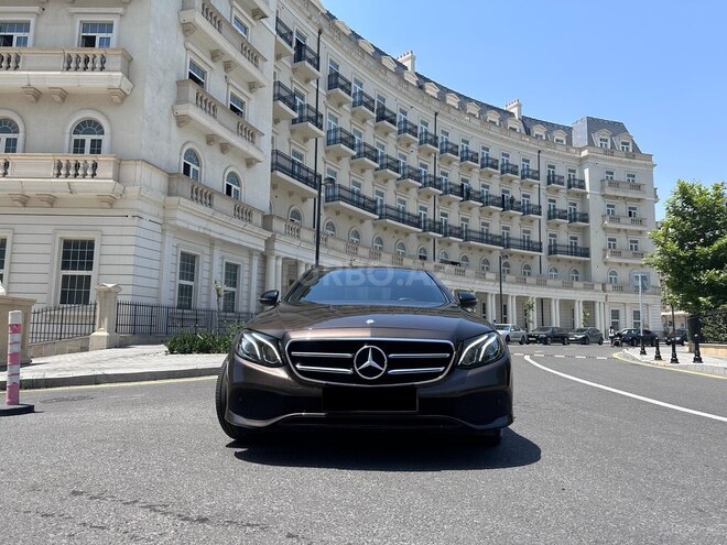 Mercedes E 220 d-5