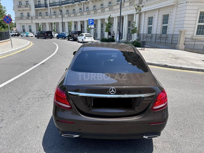 Mercedes E 220 d-13