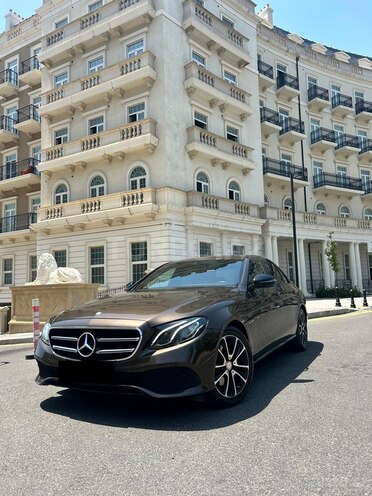 Mercedes E 220 d-10