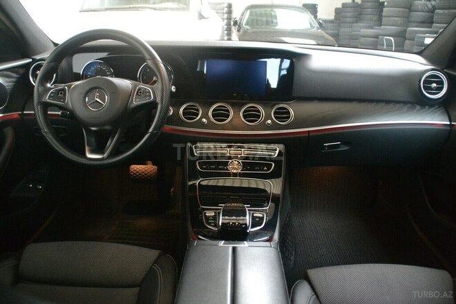 Mercedes E 220 d-21