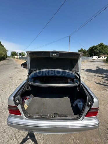 Mercedes E 240 1999, 298,000 km - 2.6 l - Ağdaş
