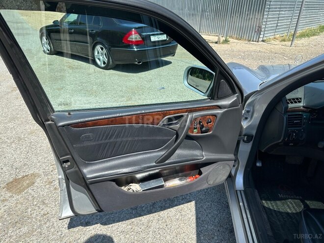 Mercedes E 240 1999, 298,000 km - 2.6 l - Ağdaş