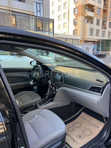 Hyundai Elantra 2018, 80,000 km - 2.0 l - Bakı