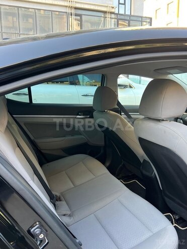 Hyundai Elantra 2018, 80,000 km - 2.0 l - Bakı