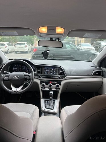Hyundai Elantra 2018, 80,000 km - 2.0 l - Bakı