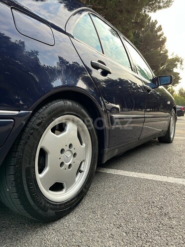 Mercedes E 220 1998, 513,000 km - 2.2 l - Sumqayıt