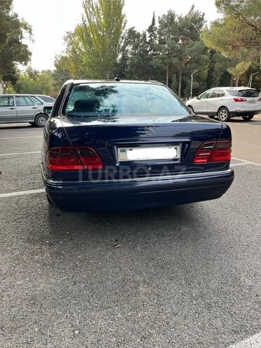 Mercedes E 220 1998, 513,000 km - 2.2 l - Sumqayıt