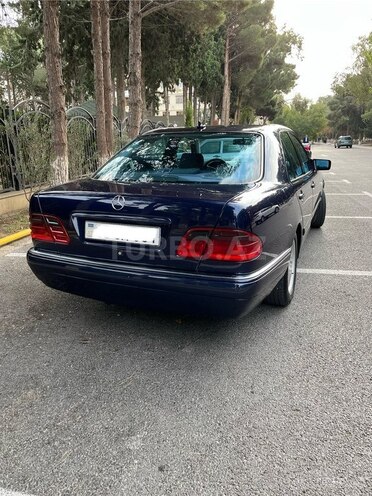 Mercedes E 220 1998, 513,000 km - 2.2 l - Sumqayıt