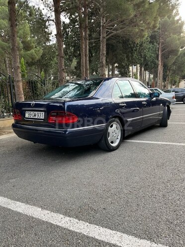 Mercedes E 220 1998, 513,000 km - 2.2 l - Sumqayıt