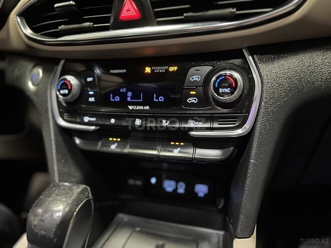 Hyundai Santa Fe-18