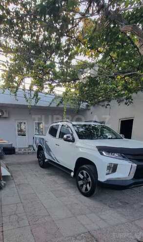 Mitsubishi L200 2021, 178,000 km - 2.4 l - Bakı