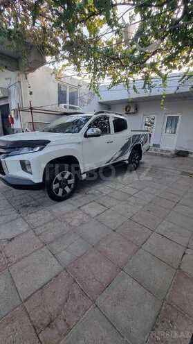 Mitsubishi L200 2021, 178,000 km - 2.4 l - Bakı