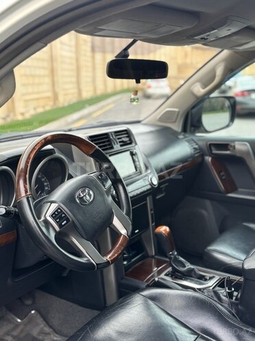 Toyota Land Cruiser Prado 2010, 260,000 km - 2.7 l - Bakı