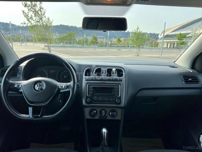 Volkswagen Polo 2019, 128,000 km - 1.6 l - Bakı
