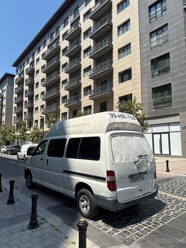 Toyota HiAce 2003, 325,000 km - 2.5 l - Bakı