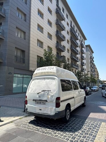 Toyota HiAce 2003, 325,000 km - 2.5 l - Bakı