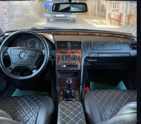 Mercedes C 220 1999, 802,000 km - 2.2 l - Neftçala
