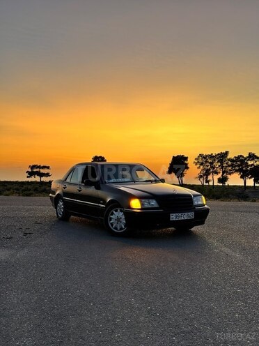 Mercedes C 220 1999, 802,000 km - 2.2 l - Neftçala