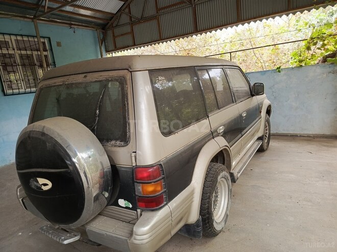 Mitsubishi Pajero 1992, 145,000 km - 2.5 l - Beyləqan