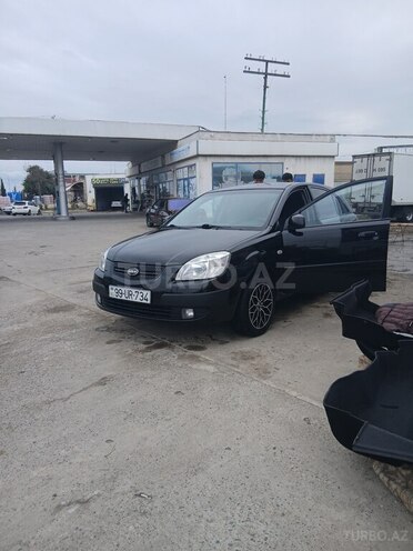 Kia Rio 2006, 258,000 km - 1.4 l - Salyan