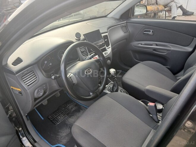 Kia Rio 2006, 258,000 km - 1.4 l - Salyan
