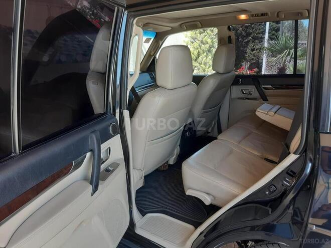 Mitsubishi Pajero 2011, 207,000 km - 3.5 л - Bakı
