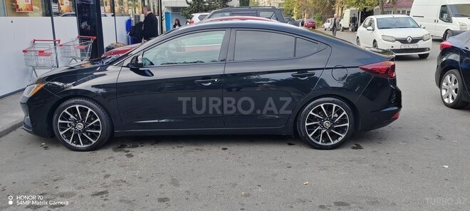 Hyundai Elantra 2019, 140,000 km - 2.0 l - Bakı