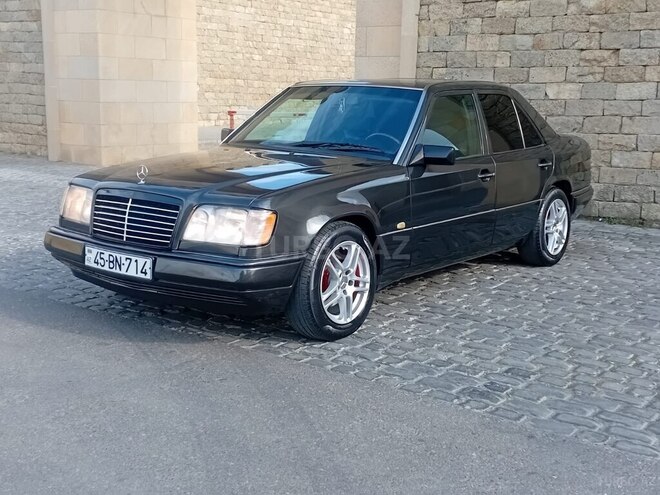 Mercedes E 220 1994, 365,236 km - 2.2 l - Bakı