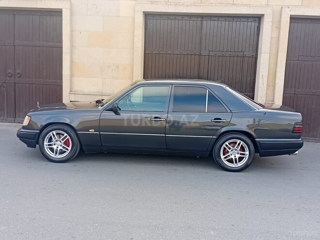 Mercedes E 220 1994, 365,236 km - 2.2 l - Bakı