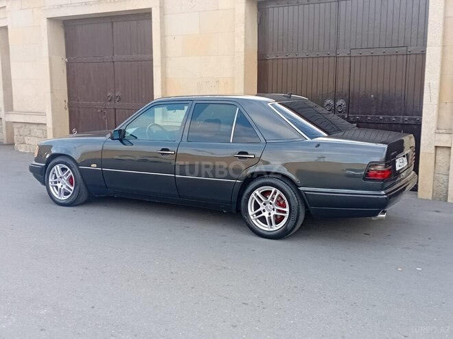 Mercedes E 220 1994, 365,236 km - 2.2 l - Bakı