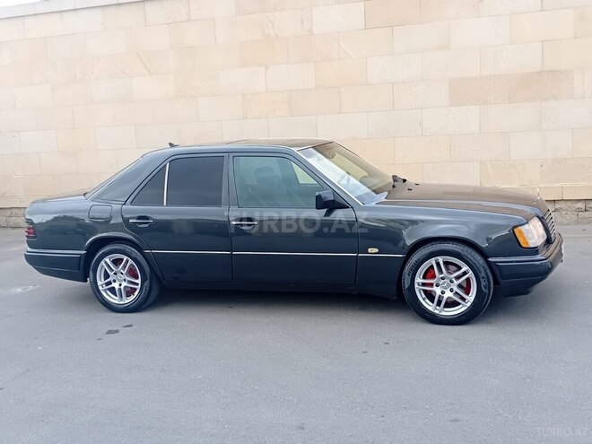 Mercedes E 220 1994, 365,236 km - 2.2 l - Bakı