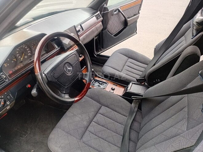 Mercedes E 220 1994, 365,236 km - 2.2 l - Bakı