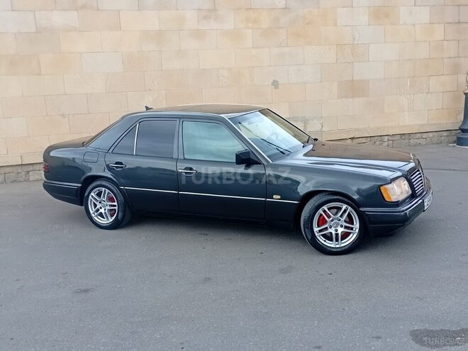 Mercedes E 220 1994, 365,236 km - 2.2 l - Bakı