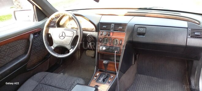 Mercedes C 180 1993, 280,000 km - 1.8 л - Göygöl