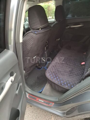 Toyota Auris-5