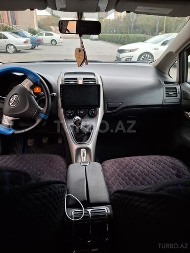 Toyota Auris-3