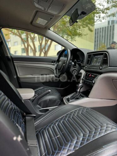 Hyundai Elantra 2017, 260,714 km - 2.0 л - Bakı