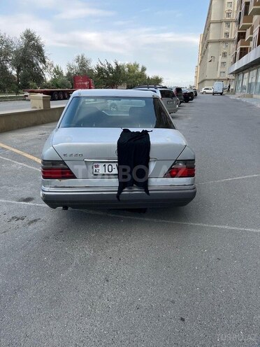 Mercedes E 200 1995, 358,088 km - 2.0 l - Bakı